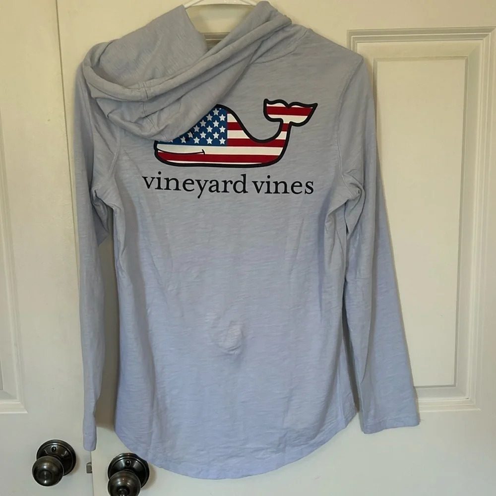 Vineyard vines flag whale shirt size XS long blue flag day hoodie Fourth of July - Picture 2 of 6